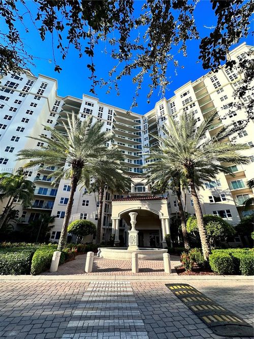 1012-19900 E Country Club Dr, Aventura, FL, 33180-3333 | Card Image