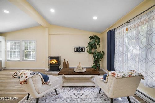 86 Windsor Rd, Hawley, PA, 18428-5021 | Card Image