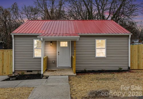 164 Chestnut Dr Sw, Concord, NC, 28025-5272 | Card Image