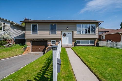 26 Centennial Dr, Brantford, ON, N3R5X7 | Card Image