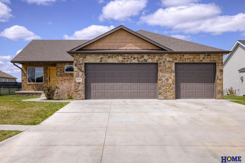 921 Terrace View Dr, Hickman, NE, 68372-9719 | Card Image