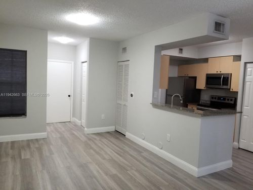 apt-102-2470 Centergate Dr, Miramar, FL, 33025-7208 | Card Image