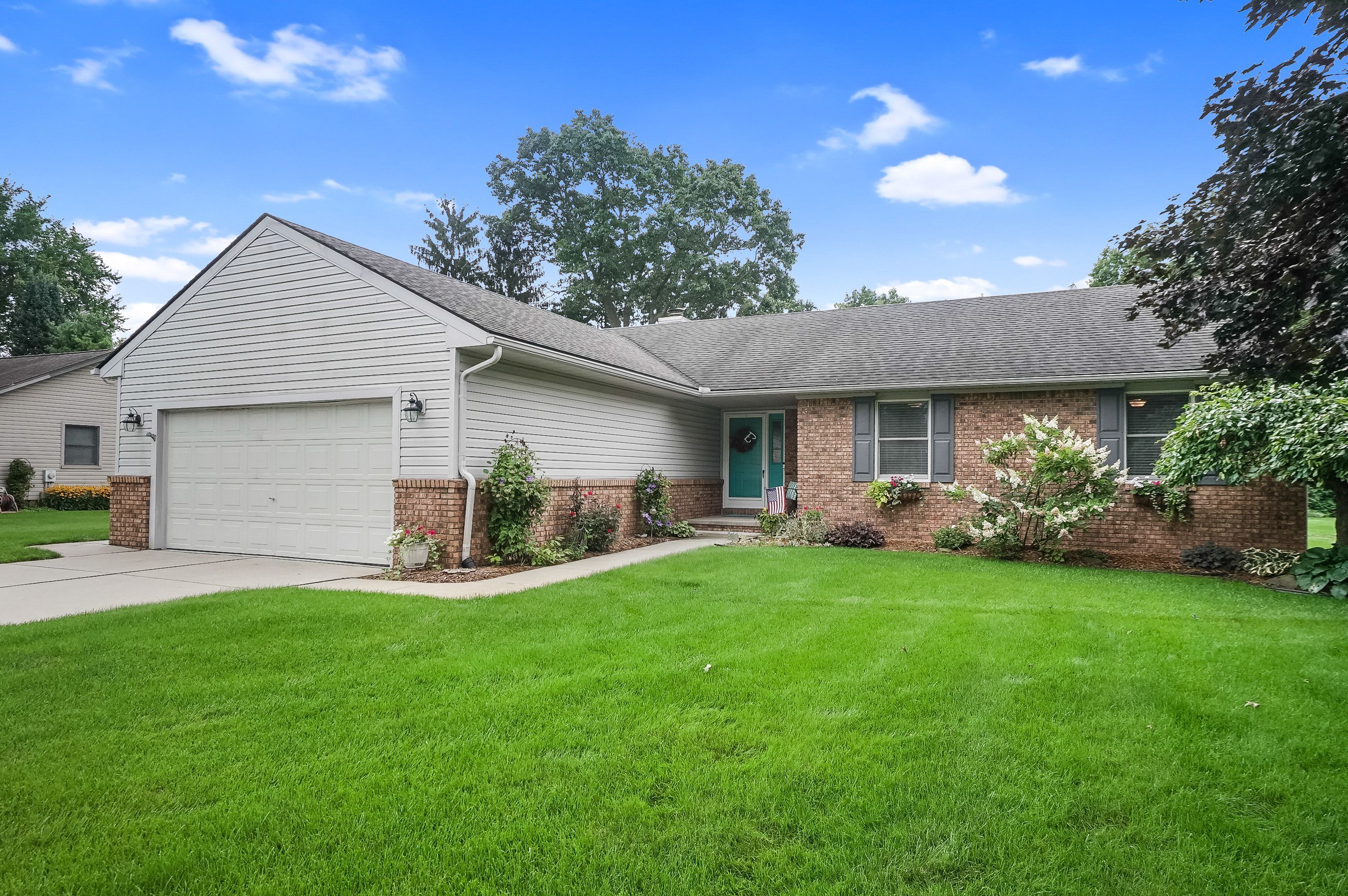 Sunridge Dr, New Hudson, MI 48165