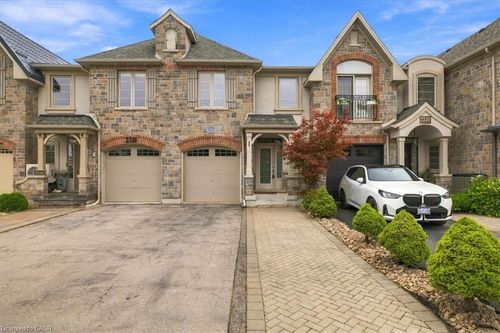 2328 Whistling Springs Cres, Oakville, ON, L6M0C3 | Card Image
