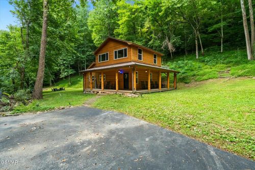 3616 Henry Town Rd, Sevierville, TN, 37876-6754 | Card Image