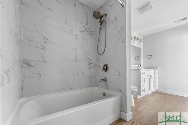 747 E Gwinnett St, Home with 10 bedrooms, 4 bathrooms and null parking in savannah GA | Image 9