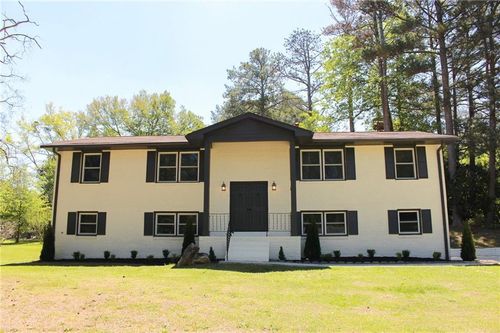 2230 Rolling Acres Dr Sw, Conyers, GA, 30094-6138 | Card Image