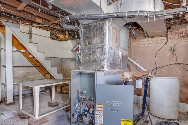 Partial comes with HVAC system, well pressure tank, sump pump, water heater and electric box | Image 41