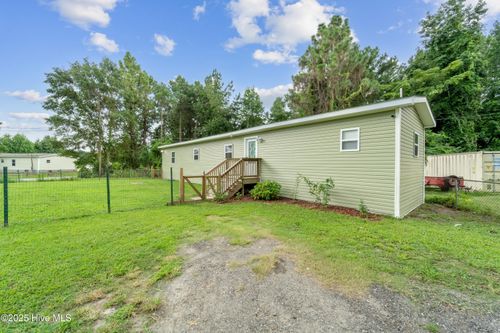 103 1st Ln, Midway Park, NC, 28544-1731 | Card Image