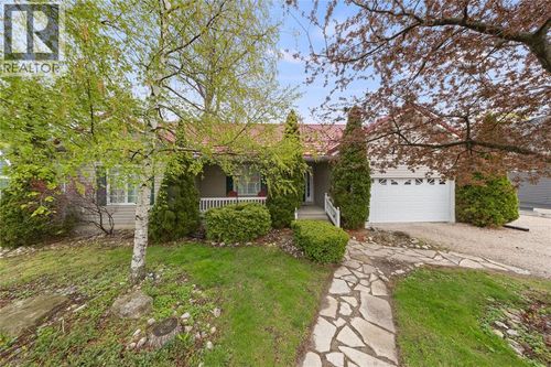 1970 Orchard Avenue, Sarnia, ON, N0N1C0 | Card Image