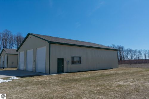12-12777 S Benzonia Trl, Empire, MI, 49630-8405 | Card Image