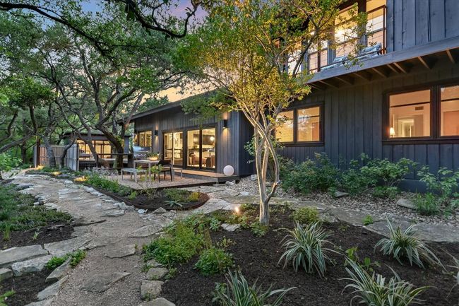 Gorgeous view of the house from the rear | Image 24