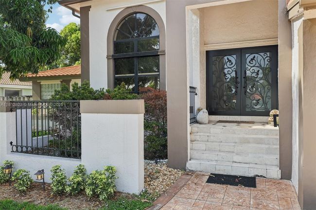 15050 E Falcons Lea Dr, House other with 4 bedrooms, 4 bathrooms and null parking in Davie FL | Image 4