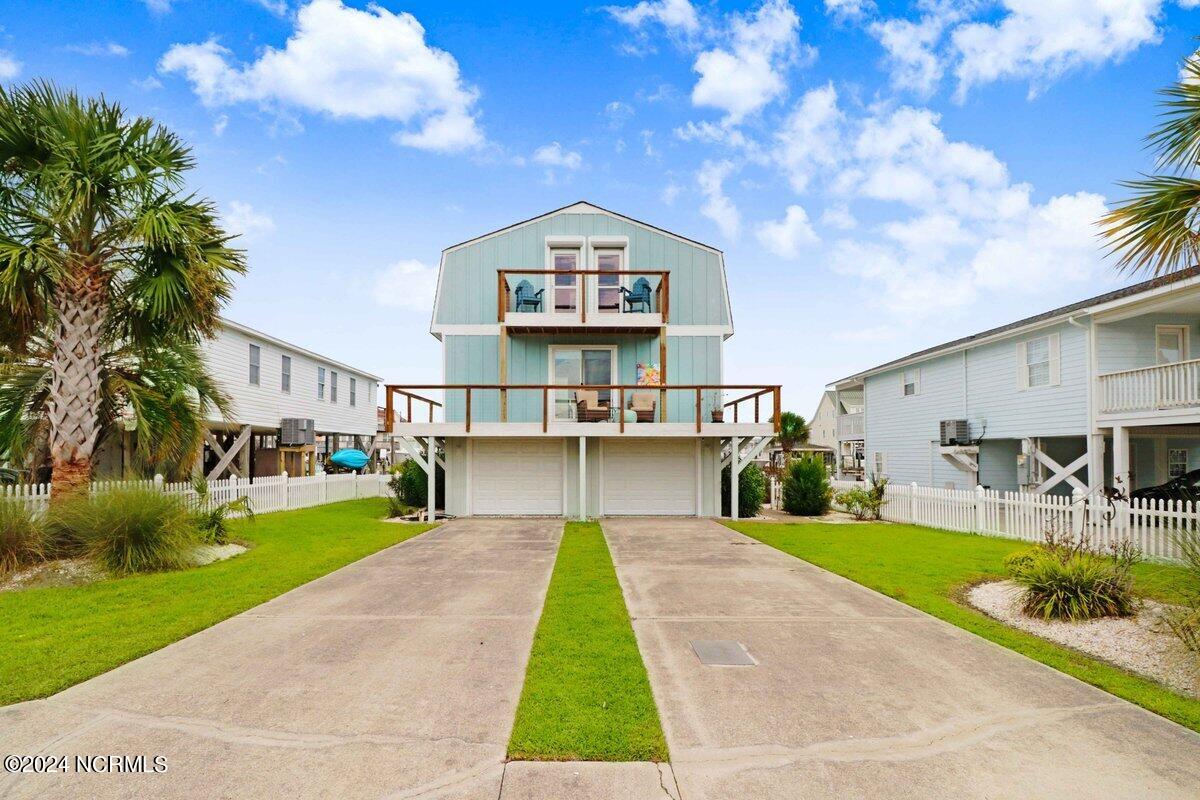 6th St, Surf City, NC 28445