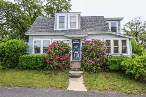 26 Verona St, Nashua, NH, 03060-6457 | Card Image