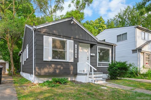 19786 Oakfield St, Detroit, MI, 48235-2216 | Card Image