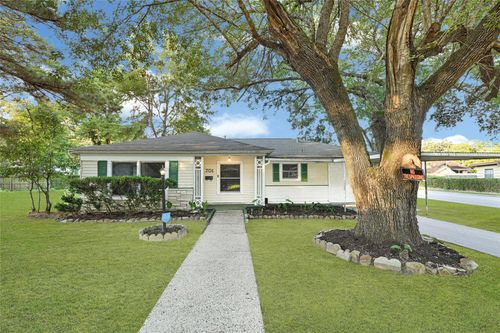 701 E Humble St, Baytown, TX, 77520-5235 | Card Image