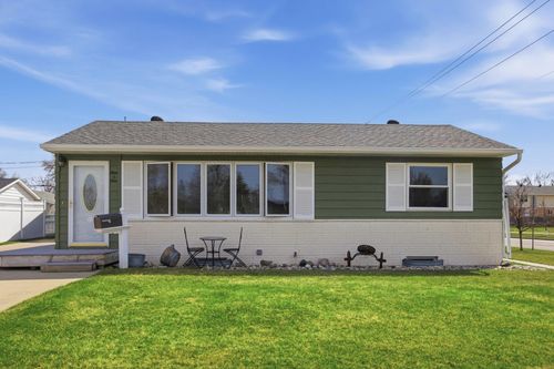 101 7th Ave E, West Fargo, ND, 58078-2727 | Card Image