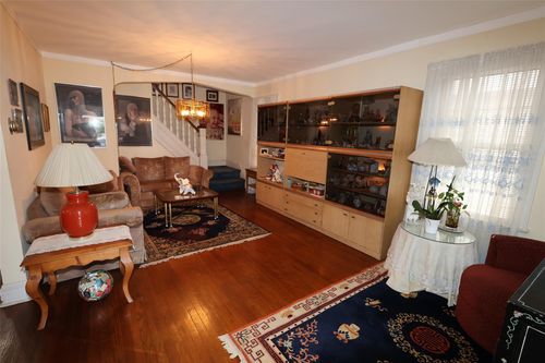 90 219th St, Queens Village, NY, 11428-1340 | Card Image