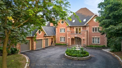 33 Oatlands Cres, Richmond Hill, ON, L4C9P1 | Card Image