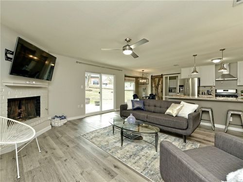 1601 Elmira Rd, Austin, TX, 78721-1310 | Card Image