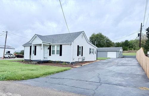 2210 Princeton Rd, Hopkinsville, KY, 42240-7500 | Card Image