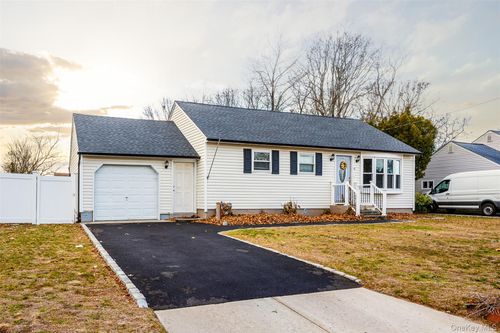 41 Morning Dr, Centereach, NY, 11720-2316 | Card Image