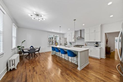 1766 Carr Ave, Memphis, TN, 38104-5130 | Card Image