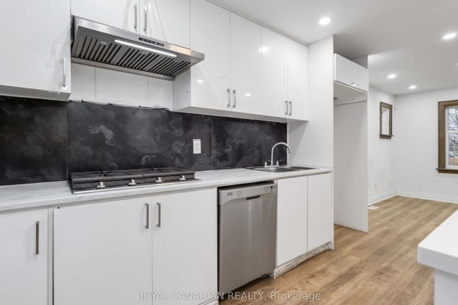 274 Ritson Rd N, House other with 5 bedrooms, 3 bathrooms and 3 parking in Oshawa ON | Image 14