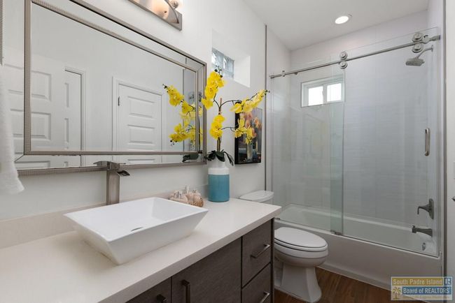 B - 212 W Acapulco St, Townhouse with 3 bedrooms, 3 bathrooms and 2 parking in South Padre Island TX | Image 21