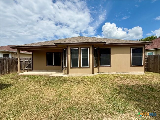 213 Summerside Ave, House other with 3 bedrooms, 2 bathrooms and null parking in Lockhart TX | Image 6