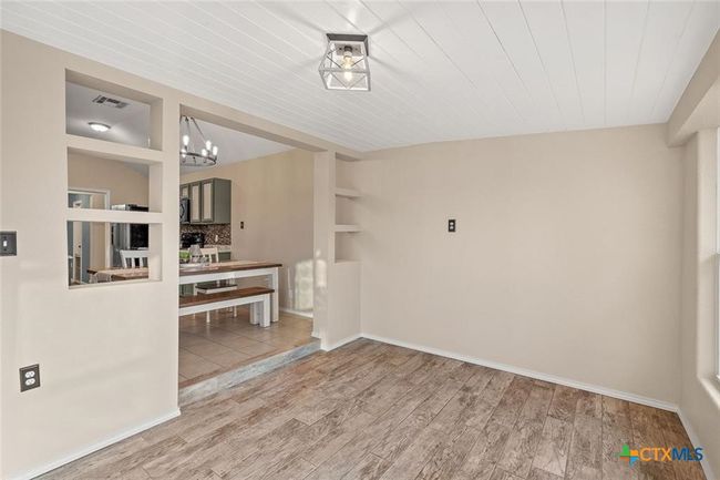 enclosed porch/flex space | Image 15