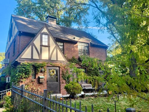 402 W Iowa St, Urbana, IL, 61801-4032 | Card Image