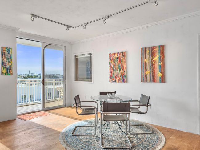 Living Area | Image 35