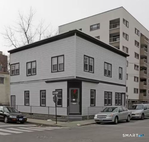 49 Woodside St, Stamford, CT, 06902-2411 | Card Image