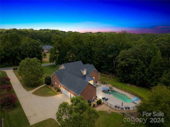 Such a beautiful property! Can't you see yourself living here? | Image 35