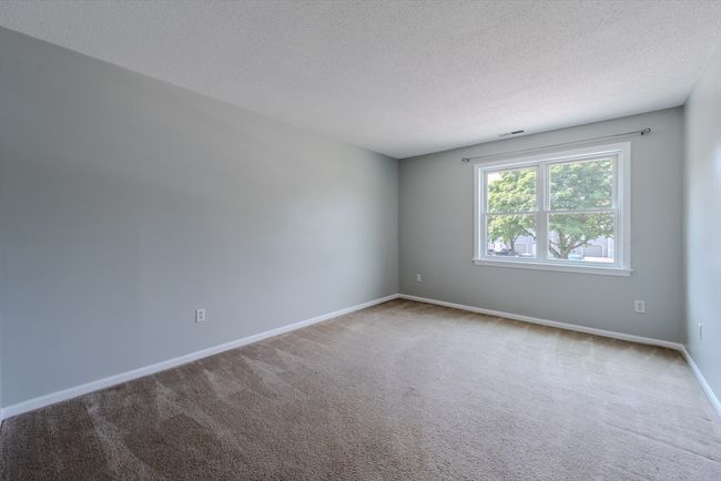 UNIT-29 - 74 Tennis Plaza Rd, Condo with 2 bedrooms, 1 bathrooms and 1 parking in Dracut MA | Image 7