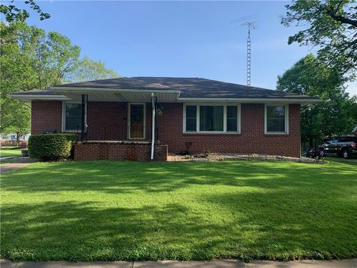 215 E Monroe Ave, Chrisman, IL, 61924-1121 | Card Image