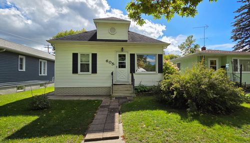 605 7th St, International Falls, MN, 56649-2622 | Card Image