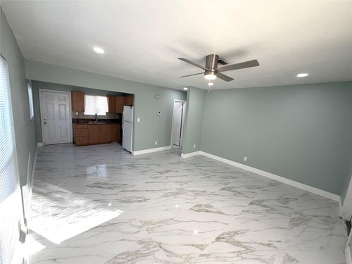 218 Sw 1st Ct, Pompano Beach, FL, 33060-4633 | Card Image