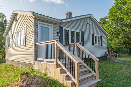 21 Grandview Ave, Trenton, NS, B0K1X0 | Card Image