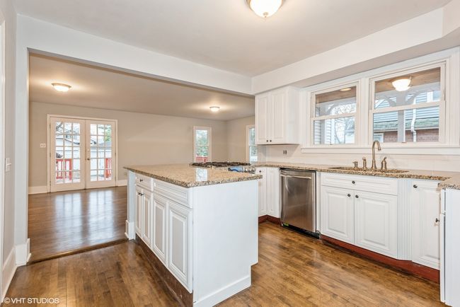 261 N Evergreen Ave, House other with 3 bedrooms, 3 bathrooms and 2 parking in Elmhurst IL | Image 4