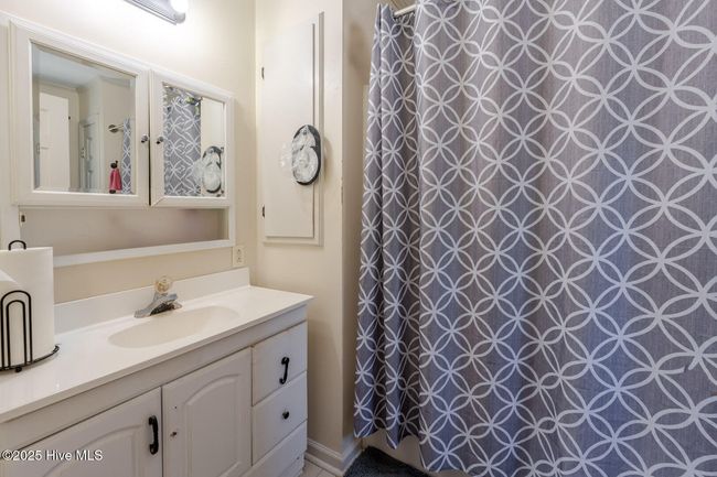 primary bath | Image 8