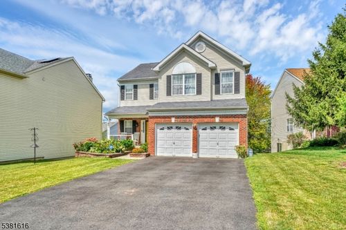 811 Mary Cir, Stewartsville, NJ, 08886-2624 | Card Image