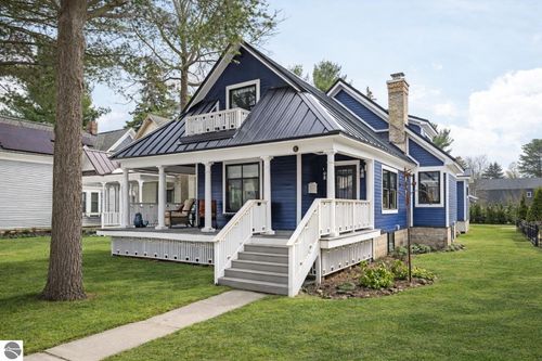 525 5th St, Traverse City, MI, 49684-2407 | Card Image