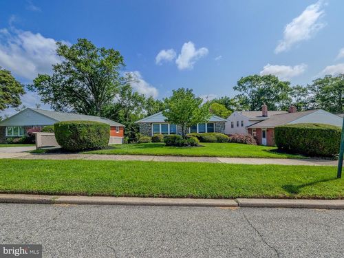 1727 Green Valley Rd, HAVERTOWN, PA, 19083-2520 | Card Image