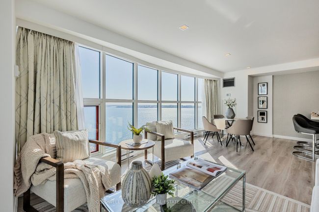 2002 - 99 Harbour Sq, Condo with 2 bedrooms, 2 bathrooms and 1 parking in Toronto ON | Image 42
