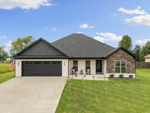 34 Thoroughbred Dr, Vilonia, AR, 72173-8052 | Card Image