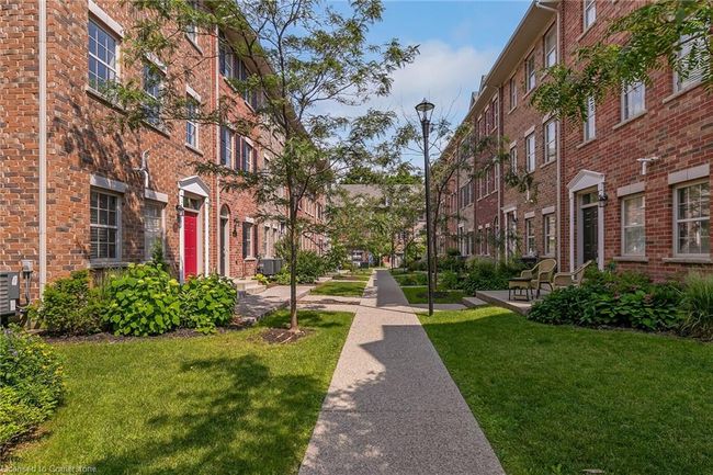 12 Oxfordshire Lane, Townhouse with 2 bedrooms, 4 bathrooms and 2 parking in Kitchener ON | Image 4