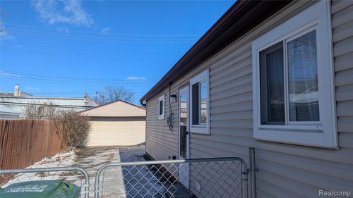 2167 Woodruff Ave, Warren, MI, 48091-2159 | Card Image